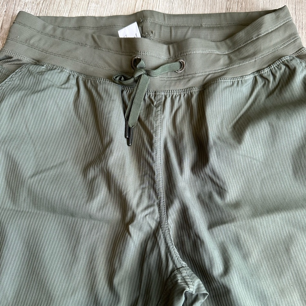 Zyia active olive green joggers. Medium